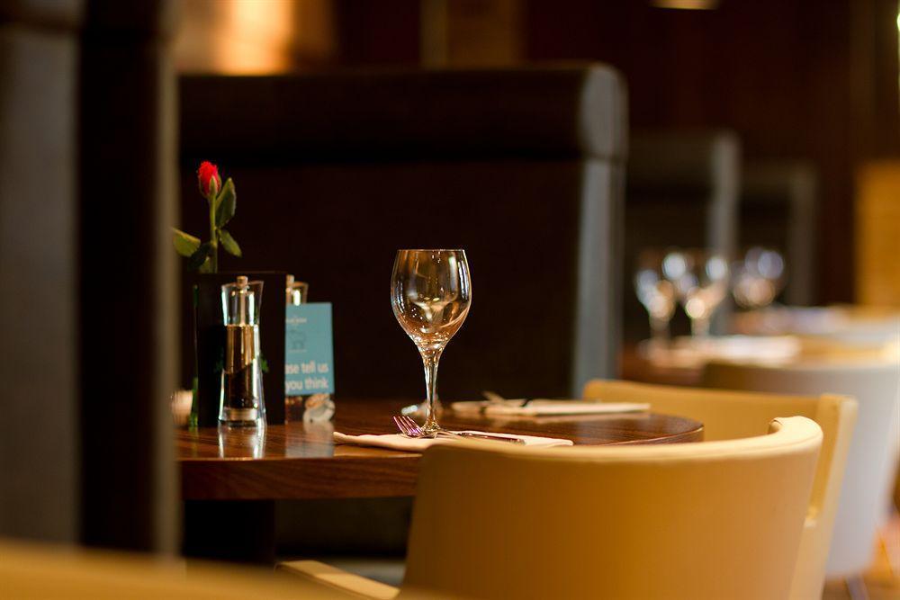 The Blue Boar Hotel Witney Eksteriør billede