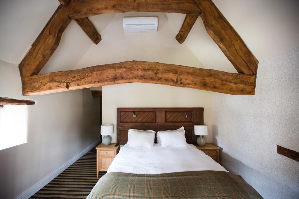 The Blue Boar Hotel Witney Eksteriør billede