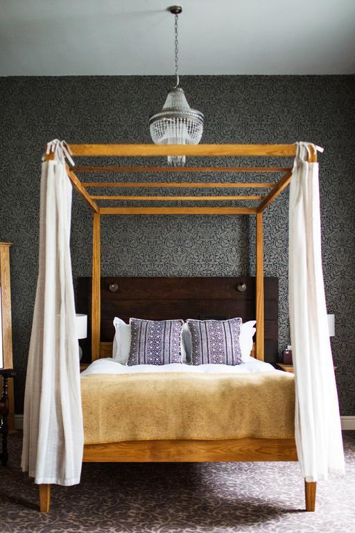 The Blue Boar Hotel Witney Eksteriør billede