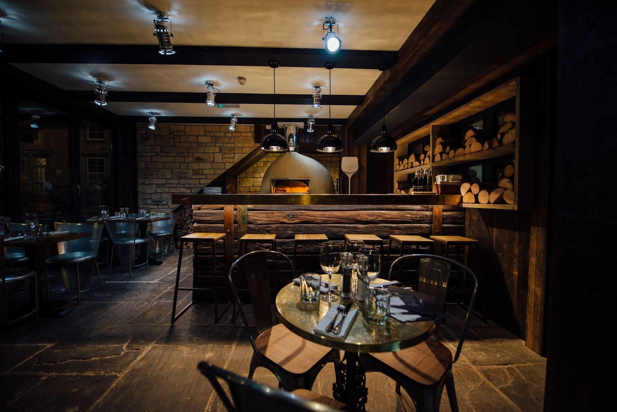The Blue Boar Hotel Witney Eksteriør billede