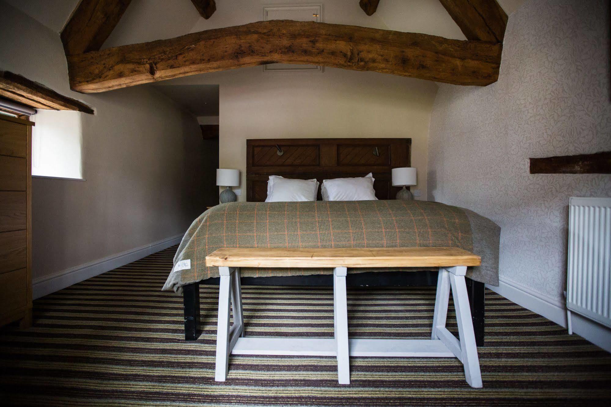 The Blue Boar Hotel Witney Eksteriør billede