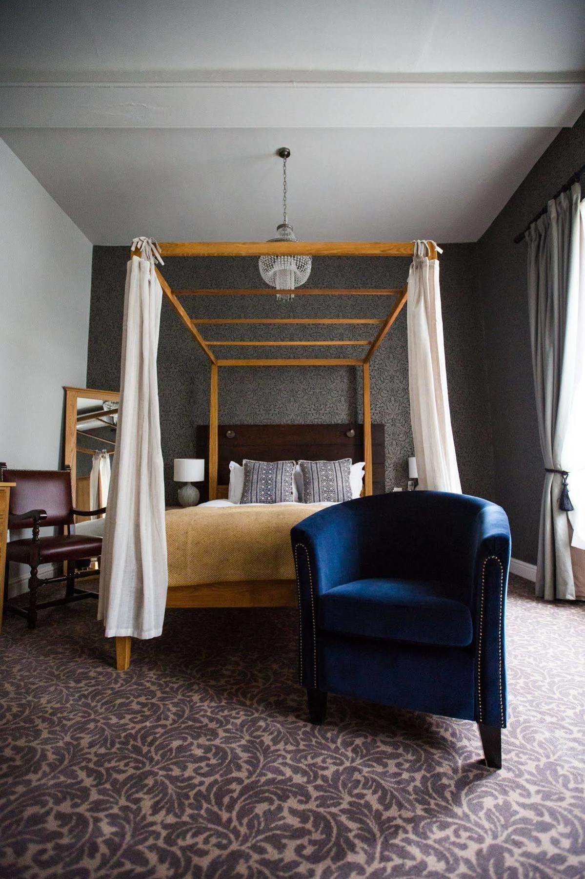 The Blue Boar Hotel Witney Eksteriør billede