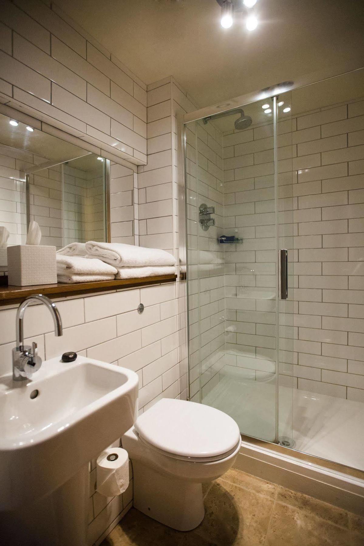 The Blue Boar Hotel Witney Eksteriør billede